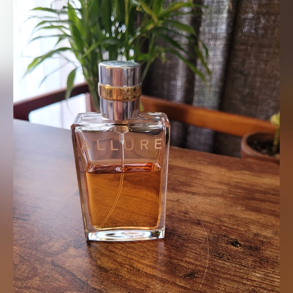 Chanel Allure - Picture 4 of 4